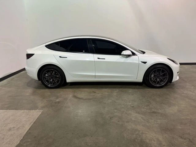 2023 Tesla Model 3 - Image 2 of 21