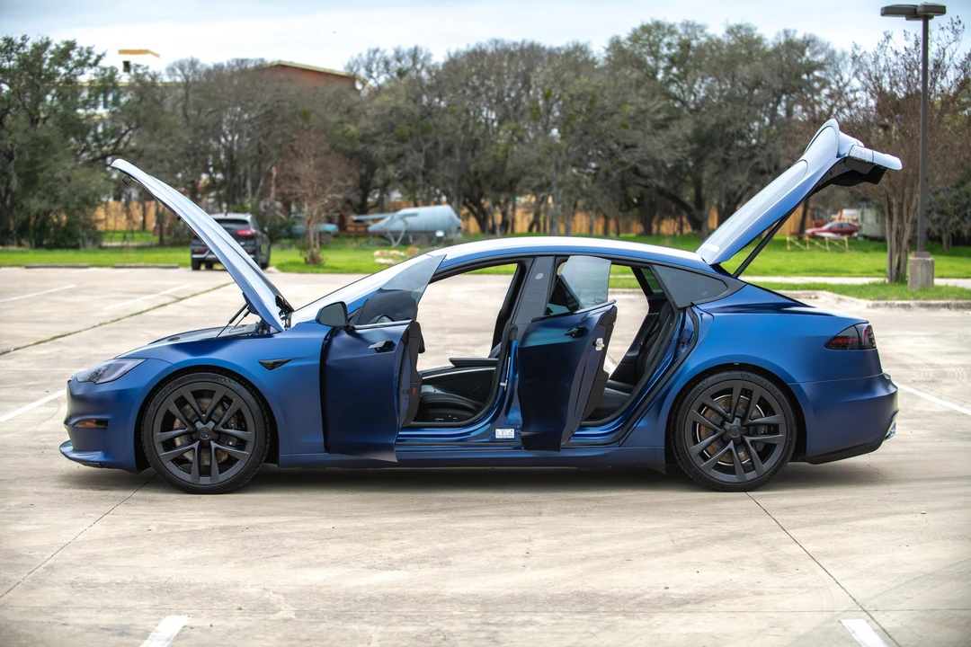 2023 Tesla Model S - Image 17 of 31