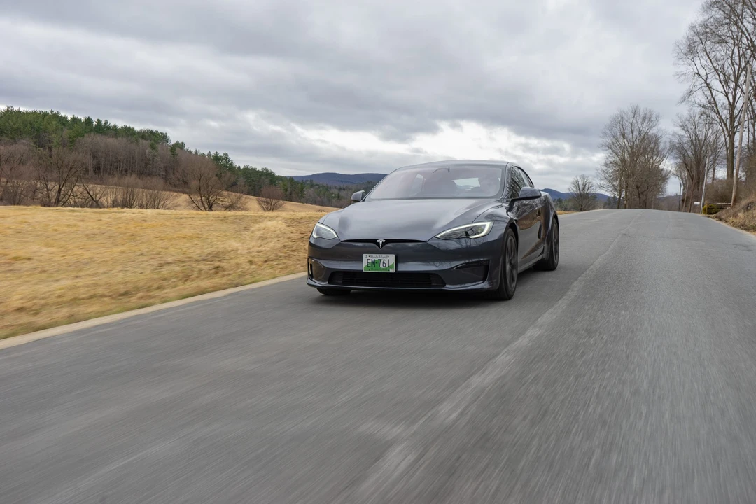 2023 Tesla Model S - Image 29 of 31