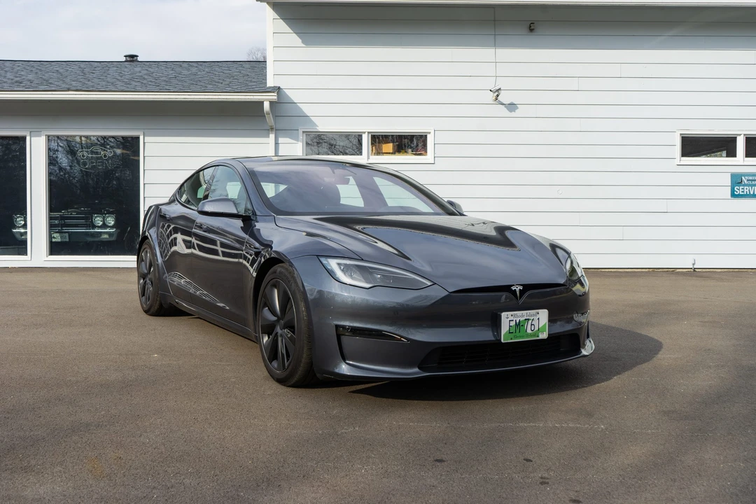 2023 Tesla Model S - Image 9 of 31