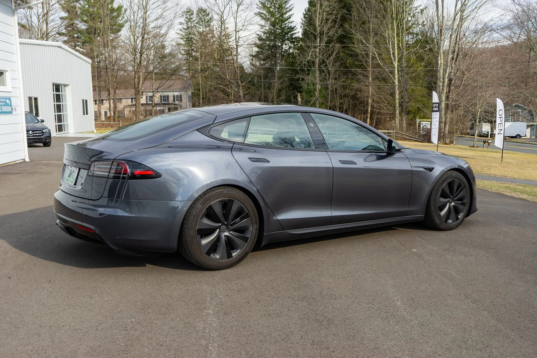 2023 Tesla Model S - Image 18 of 31