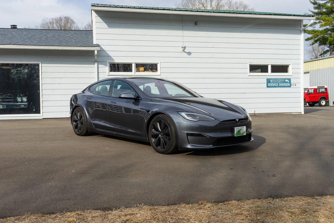 2023 Tesla Model S - Image 8 of 31