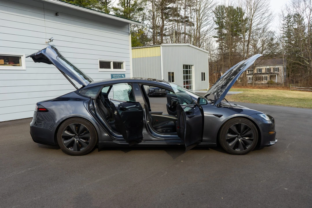 2023 Tesla Model S - Image 28 of 31