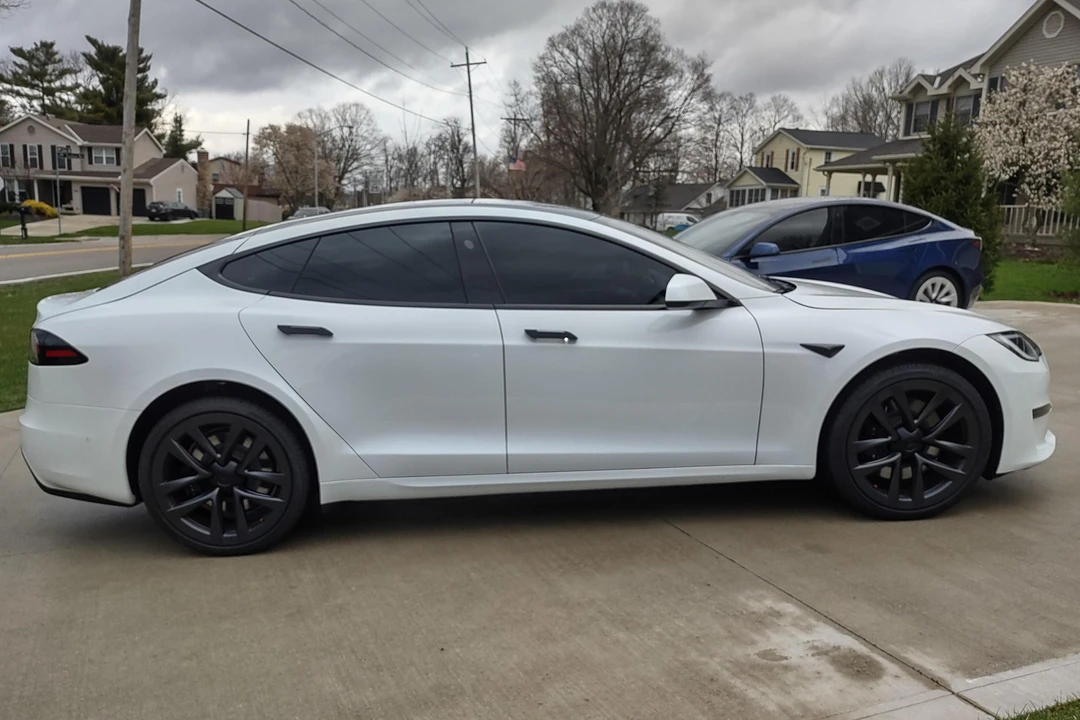 2023 Tesla Model S - Image 3 of 31