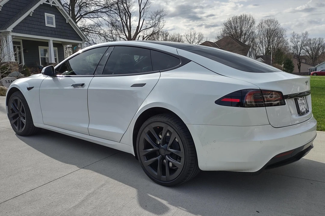 2023 Tesla Model S - Image 4 of 31