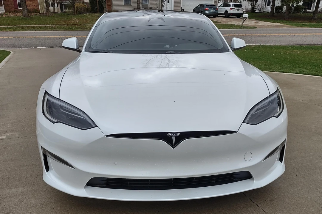 2023 Tesla Model S - Image 2 of 31