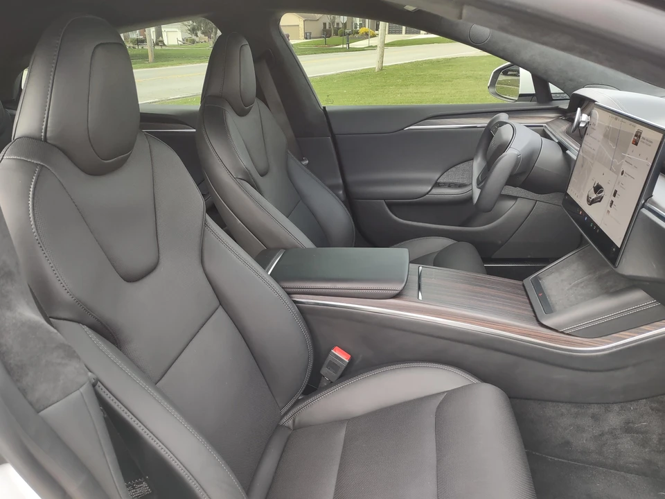 2023 Tesla Model S - Image 27 of 31
