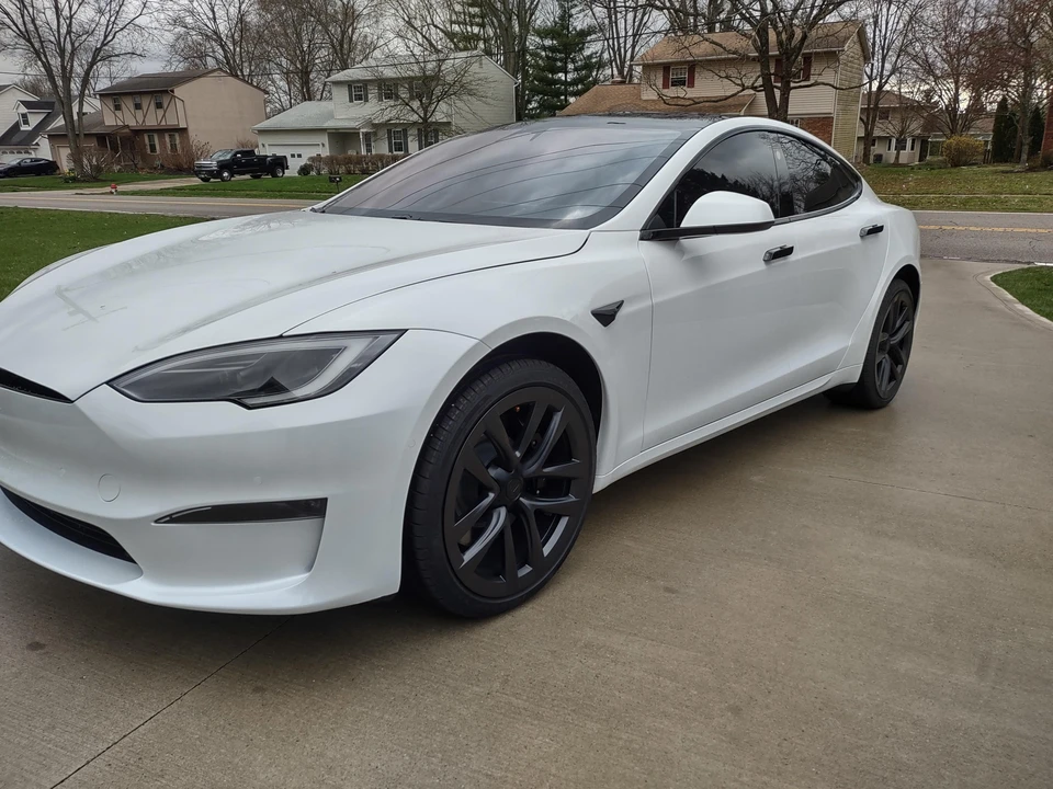 2023 Tesla Model S - Image 13 of 31
