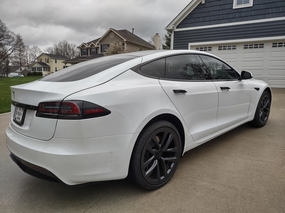 2023 Tesla Model S - Image 10 of 31