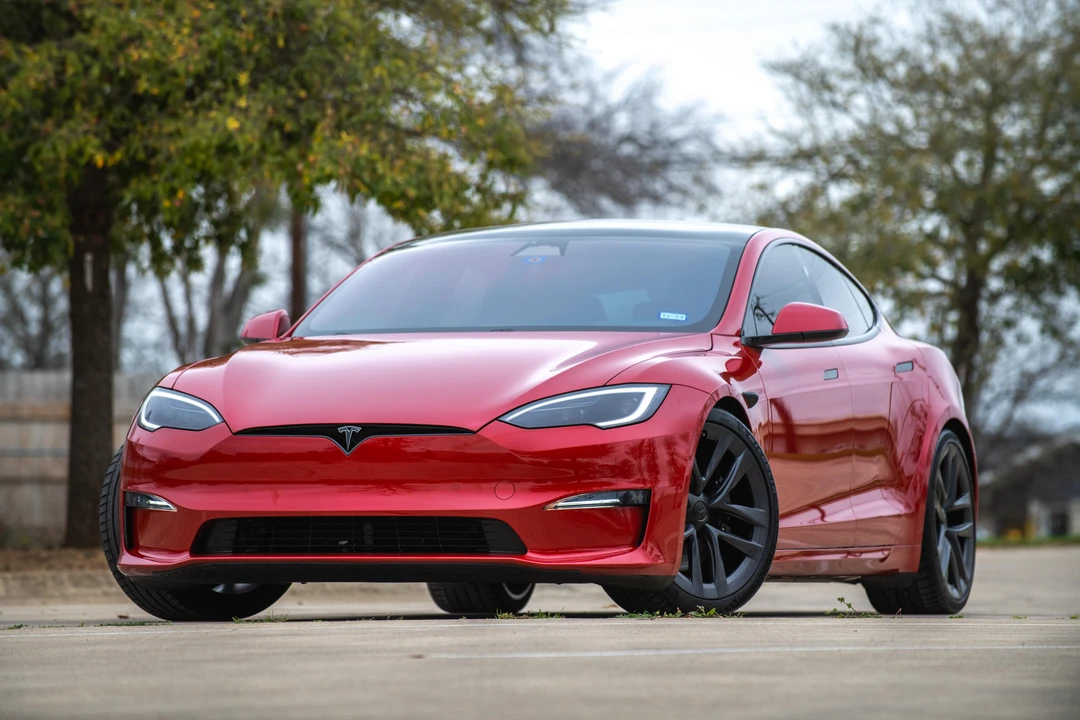 2023 Tesla Model S - Image 8 of 31