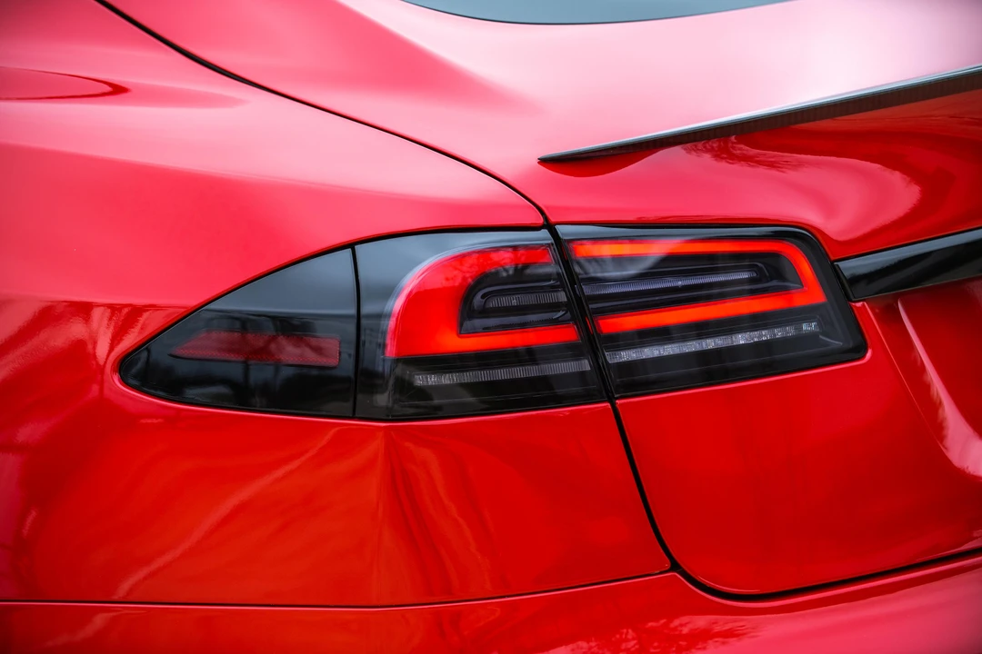 2023 Tesla Model S - Image 20 of 31