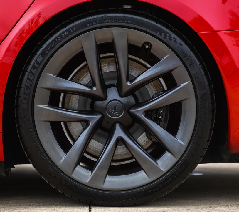 2023 Tesla Model S - Image 27 of 31