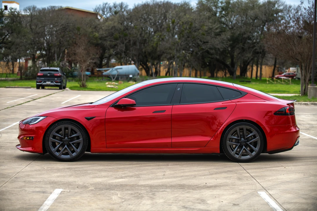 2023 Tesla Model S - Image 11 of 31