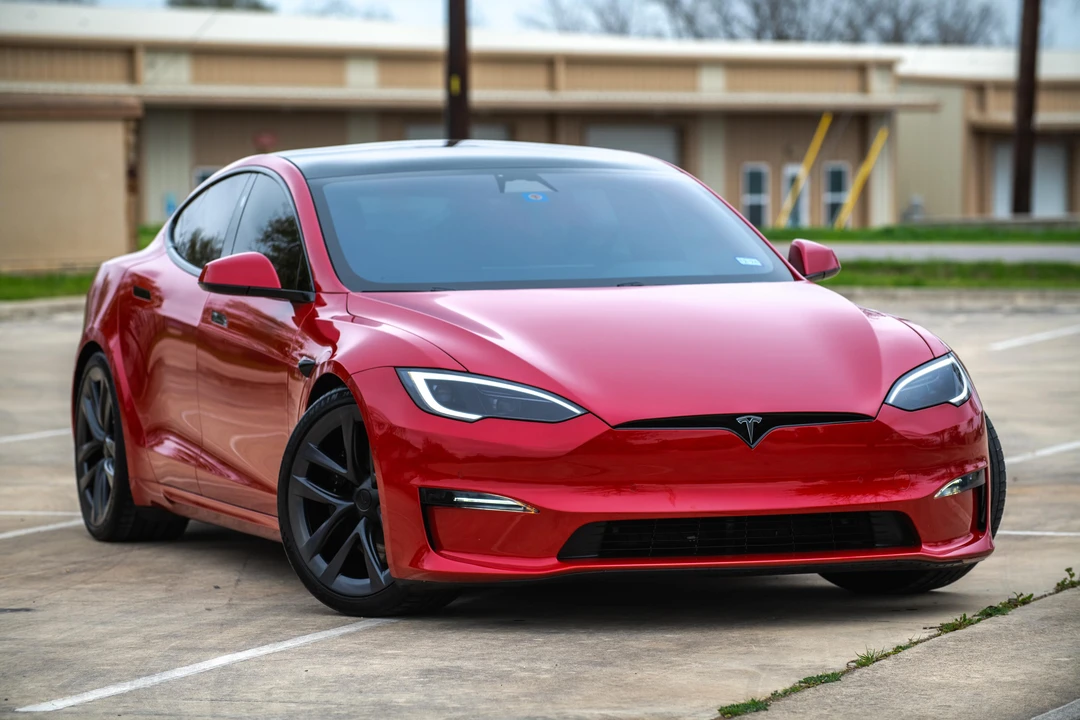 2023 Tesla Model S - Image 16 of 31