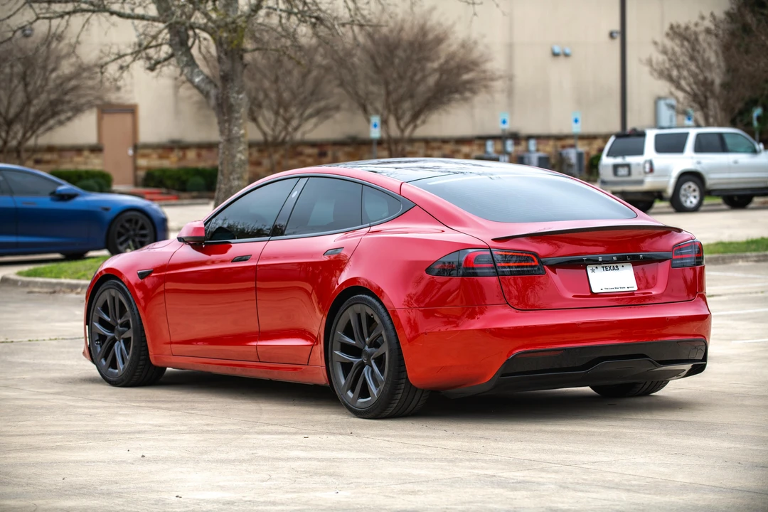 2023 Tesla Model S - Image 13 of 31