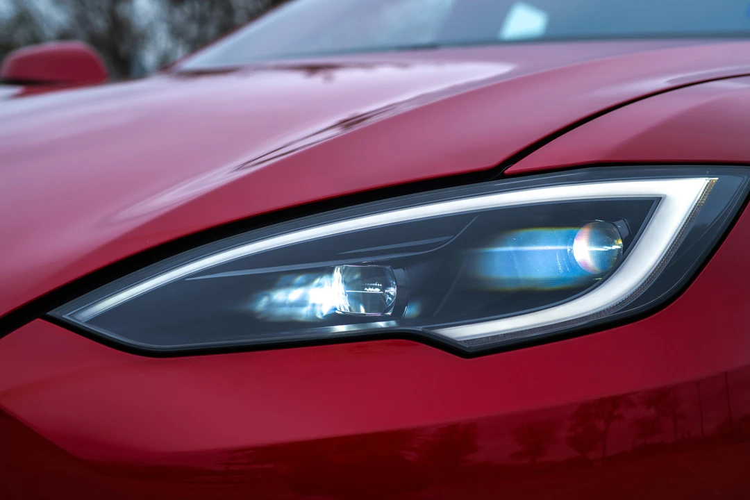 2023 Tesla Model S - Image 18 of 31