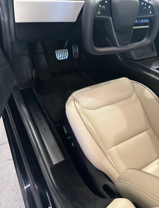 2023 Tesla Model S - Image 9 of 13