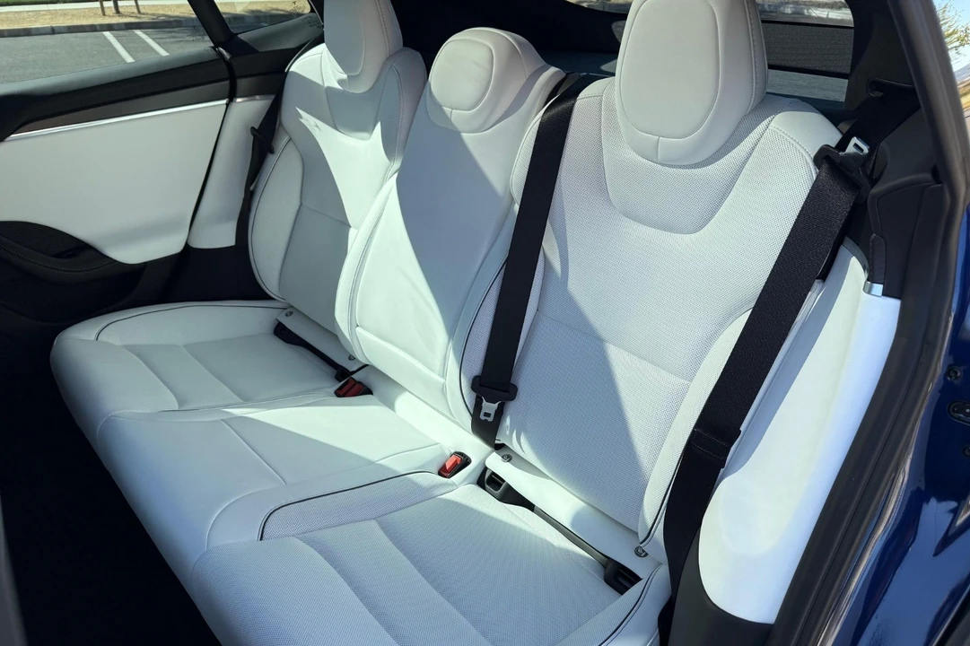 2023 Tesla Model S - Image 4 of 19
