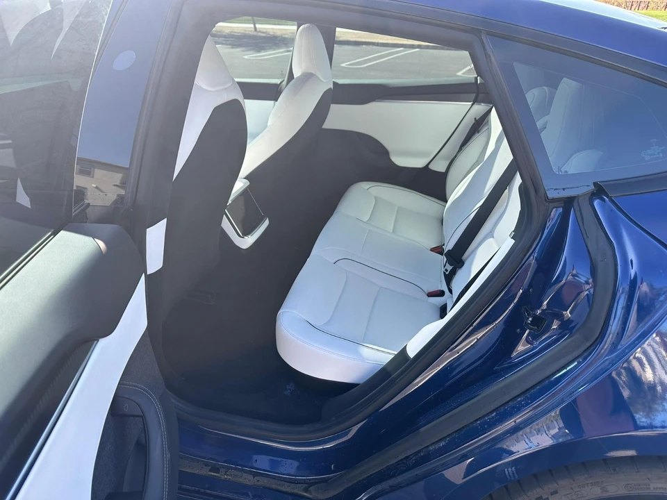 2023 Tesla Model S - Image 18 of 19