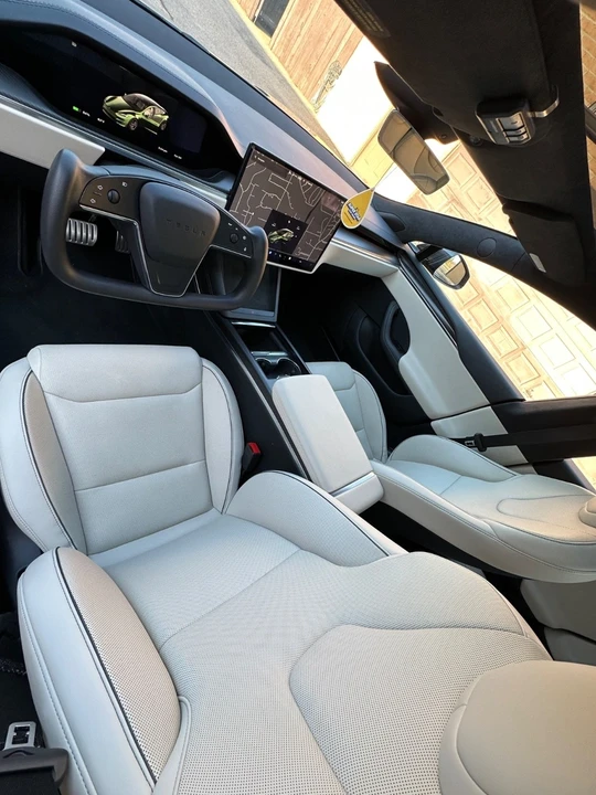 2023 Tesla Model S - Image 9 of 21