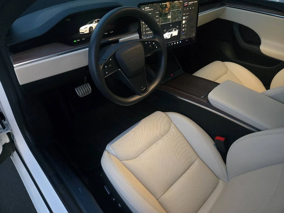 2023 Tesla Model S - Image 19 of 21