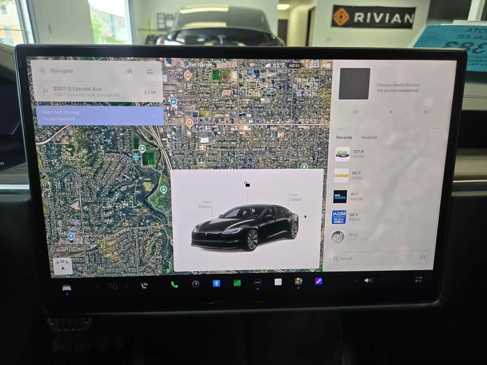 2023 Tesla Model S - Image 13 of 15