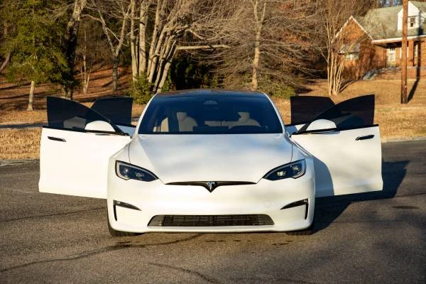 2023 Tesla Model S Plaid - Image 8 of 21