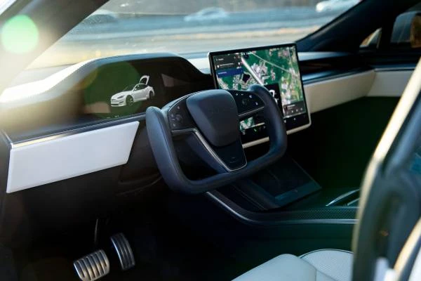 2023 Tesla Model S Plaid - Image 2 of 21