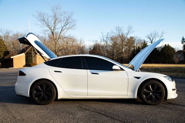 2023 Tesla Model S Plaid - Image 10 of 21