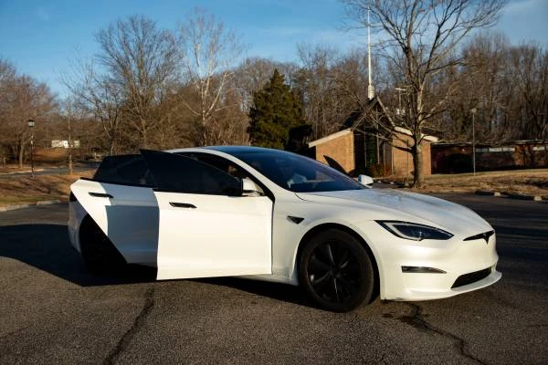 2023 Tesla Model S Plaid - Image 7 of 21