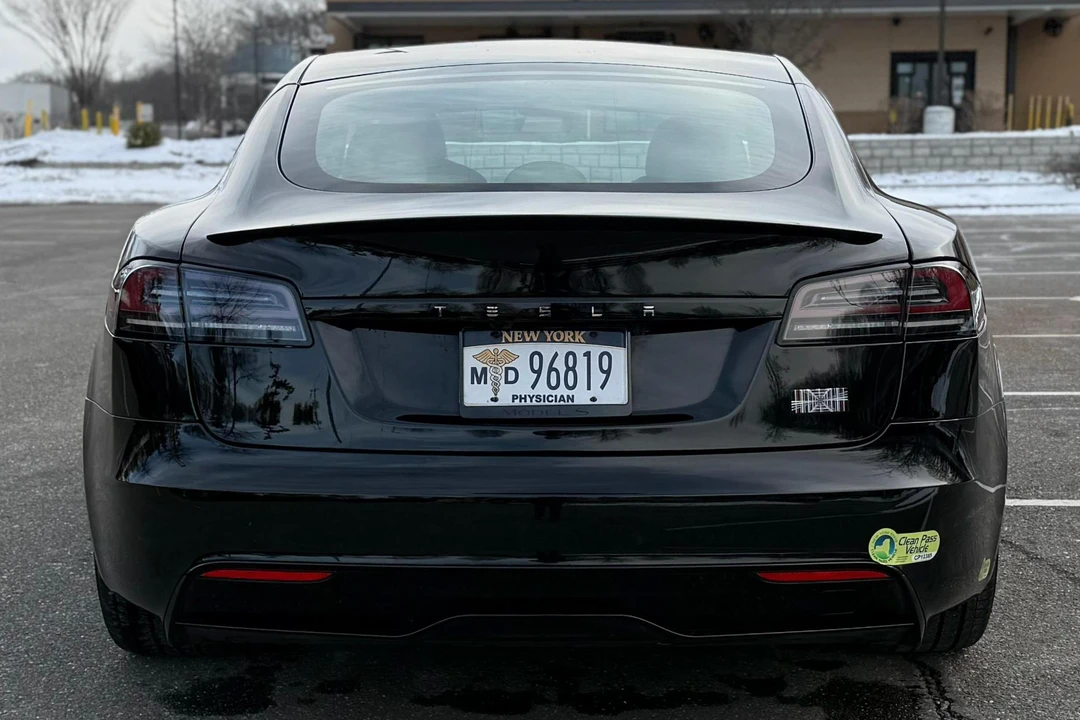 2023 Tesla Model S Plaid - Image 5 of 31