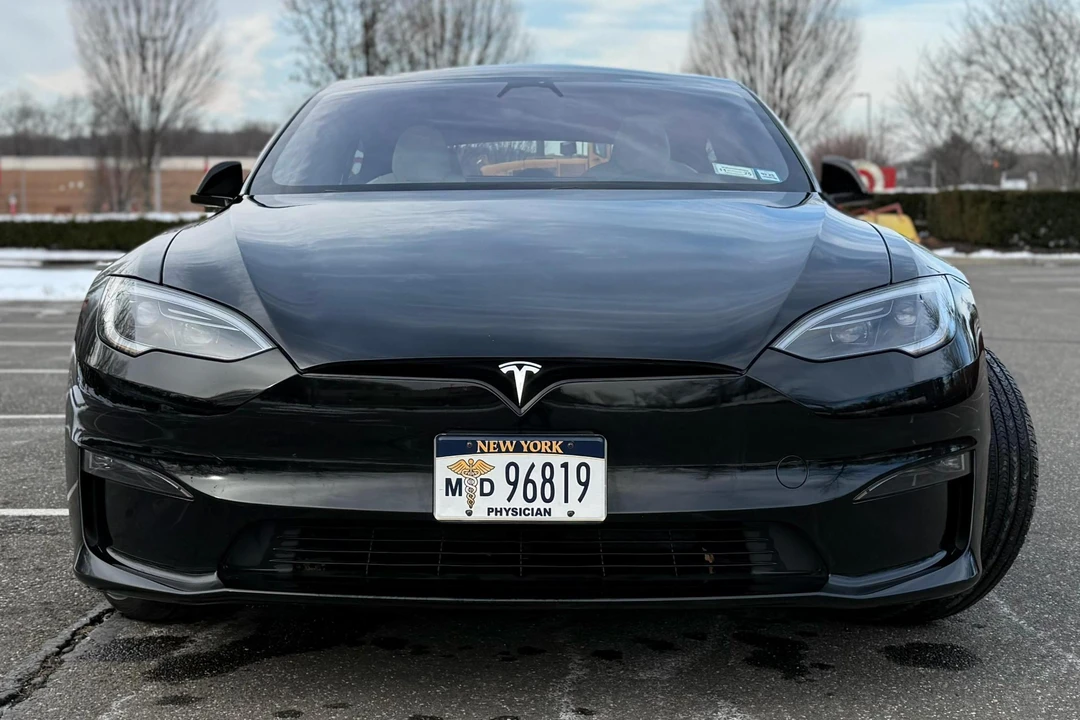 2023 Tesla Model S Plaid - Image 2 of 31