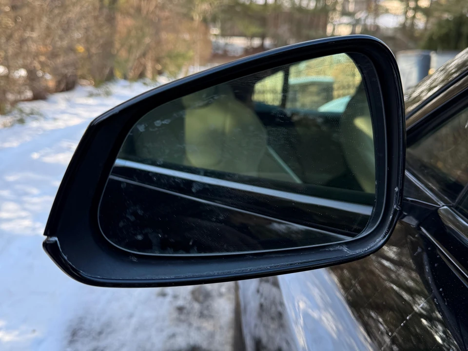 2023 Tesla Model S Plaid - Image 18 of 31