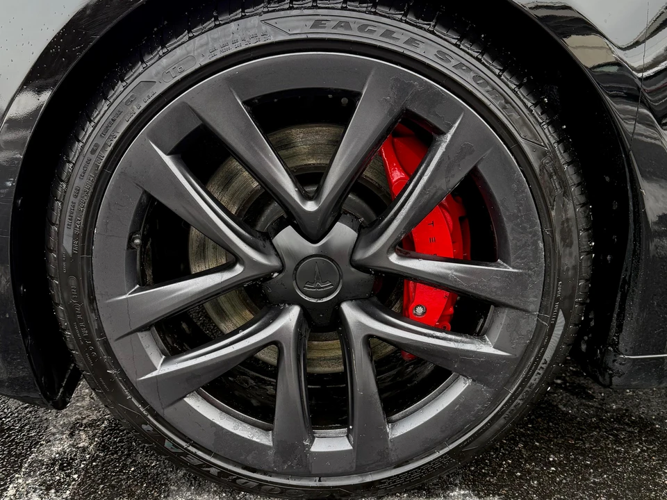 2023 Tesla Model S Plaid - Image 22 of 31