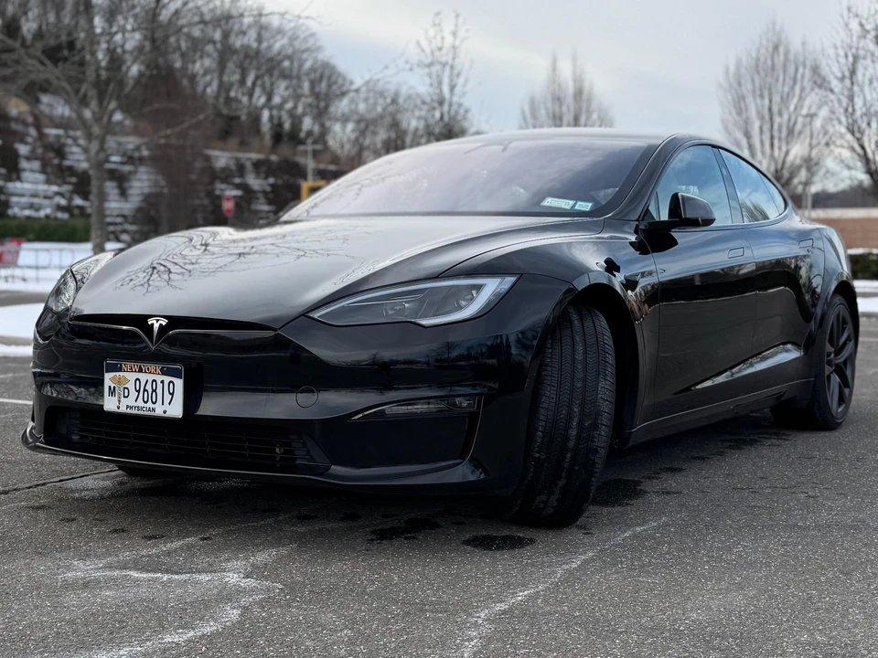 2023 Tesla Model S Plaid - Image 7 of 31