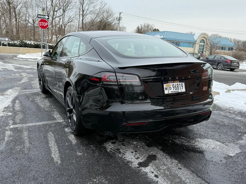 2023 Tesla Model S Plaid - Image 11 of 31