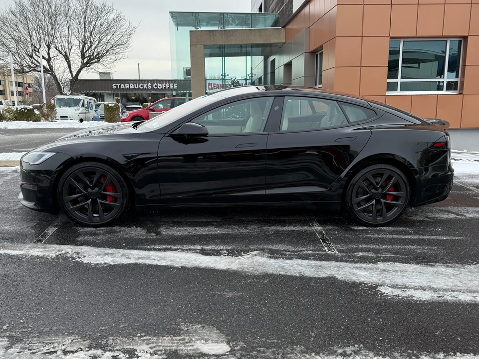2023 Tesla Model S Plaid - Image 8 of 31