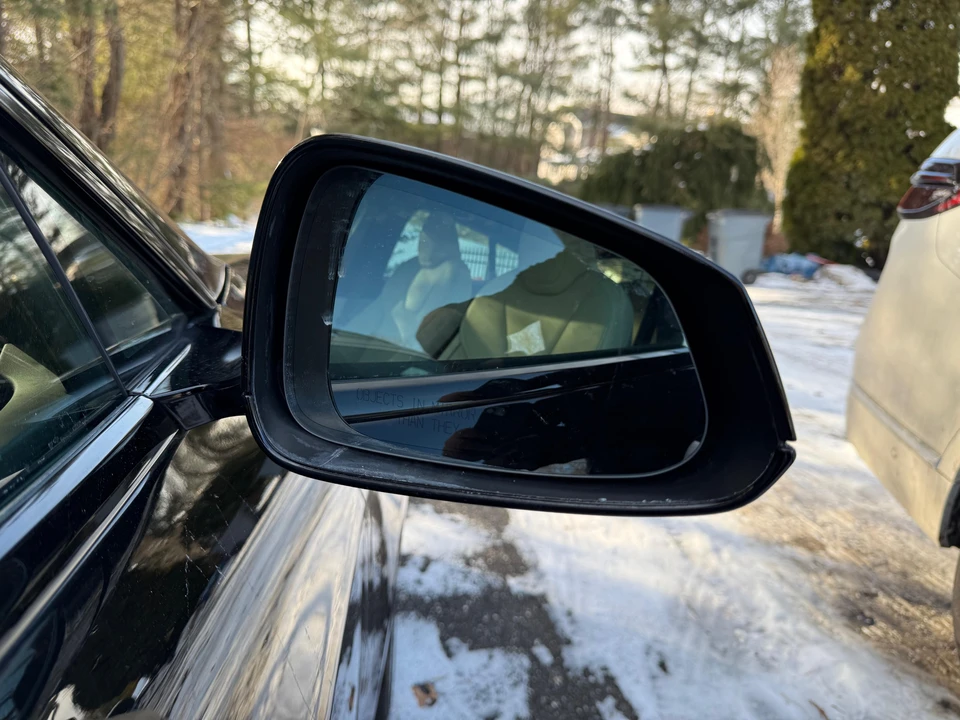 2023 Tesla Model S Plaid - Image 21 of 31