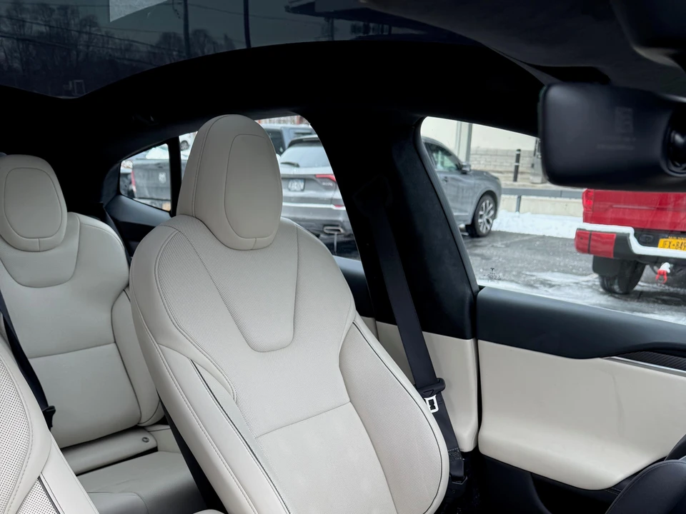 2023 Tesla Model S Plaid - Image 30 of 31