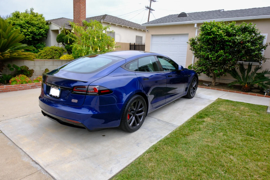 2023 Tesla Model S Plaid - Image 22 of 31