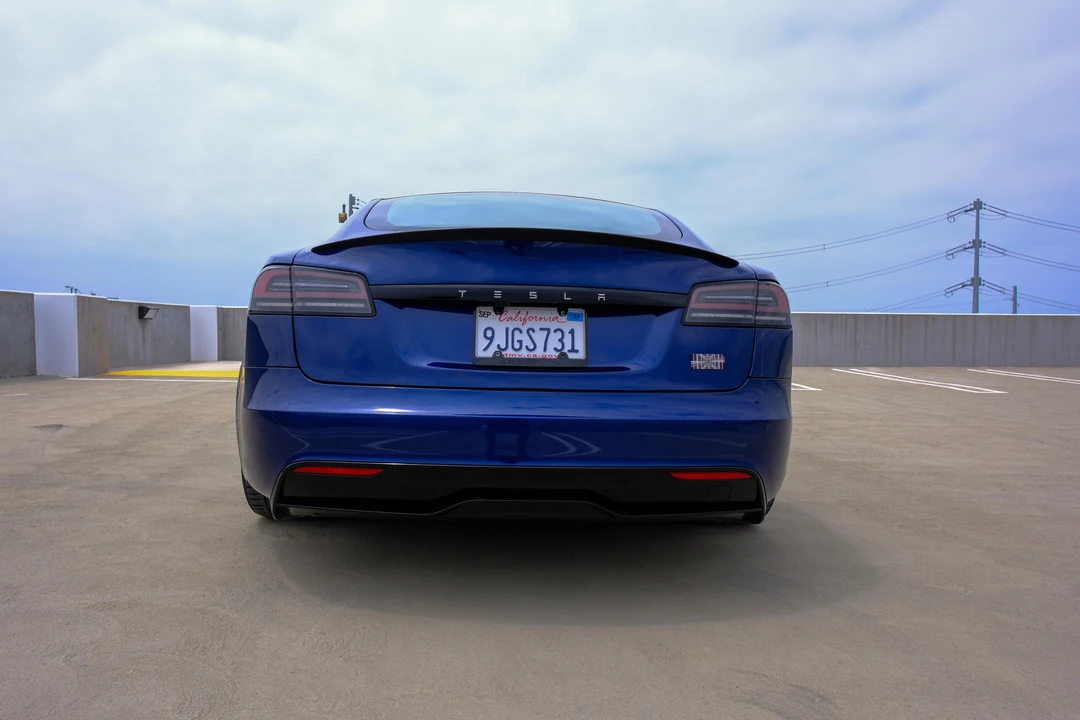 2023 Tesla Model S Plaid - Image 10 of 31