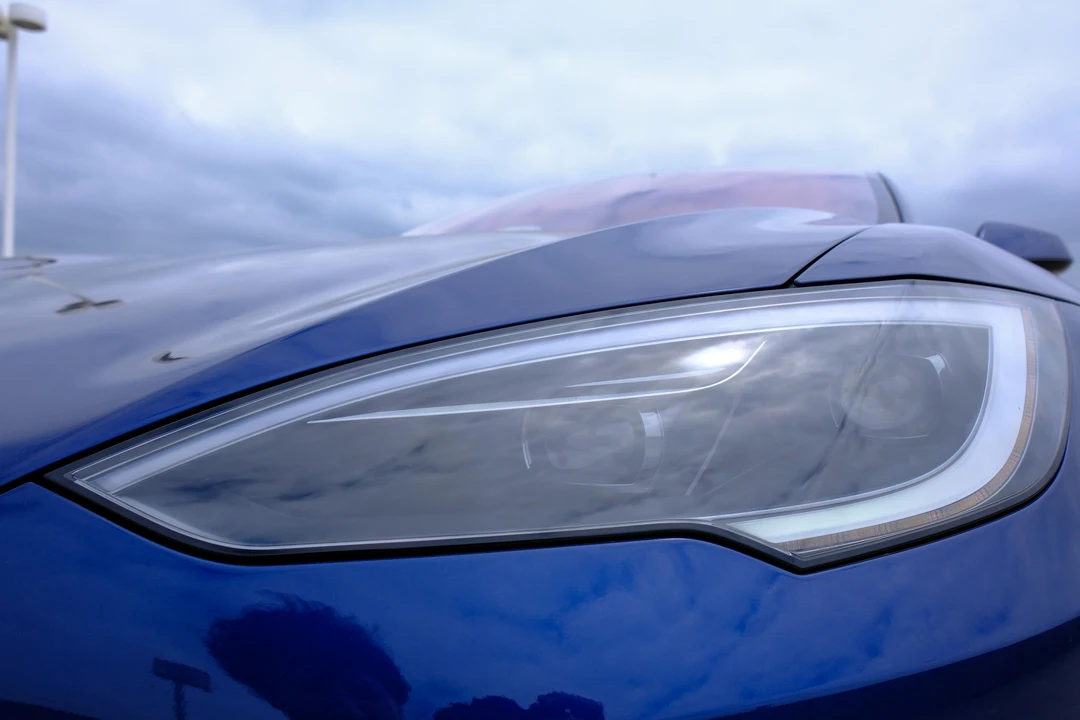 2023 Tesla Model S Plaid - Image 28 of 31