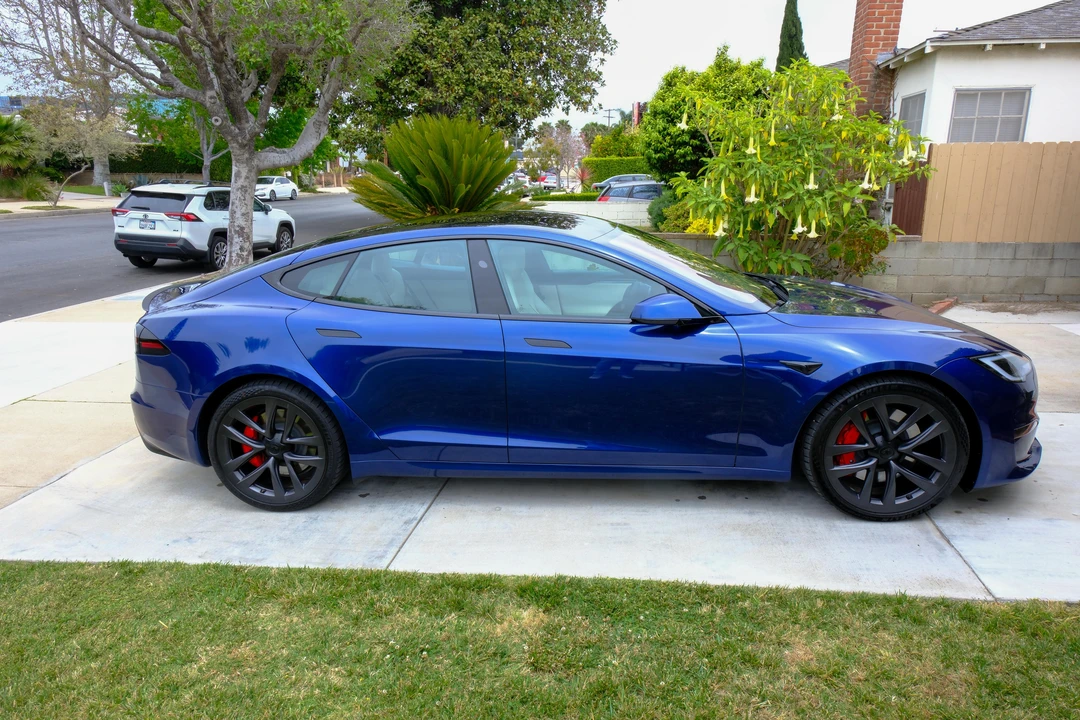 2023 Tesla Model S Plaid - Image 24 of 31