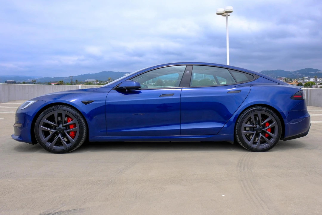 2023 Tesla Model S Plaid - Image 3 of 31