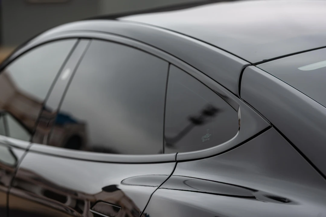 2023 Tesla Model S Plaid - Image 19 of 31