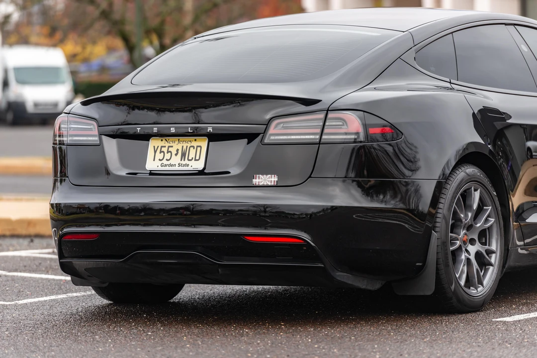 2023 Tesla Model S Plaid - Image 21 of 31