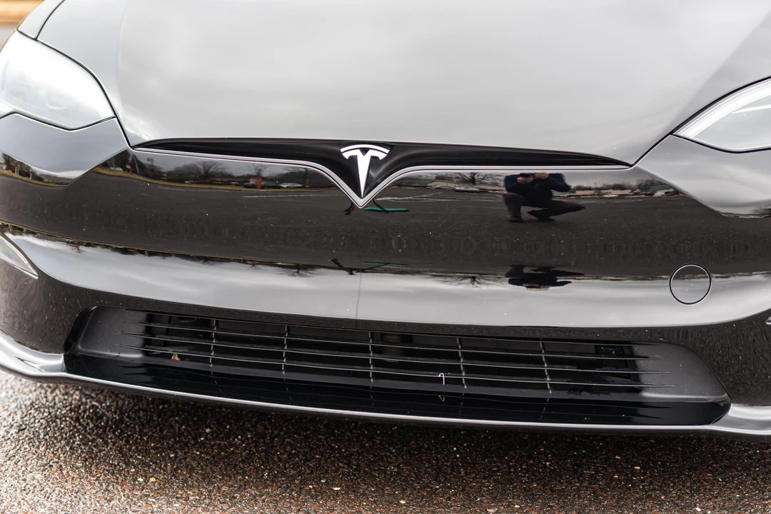 2023 Tesla Model S Plaid - Image 12 of 31