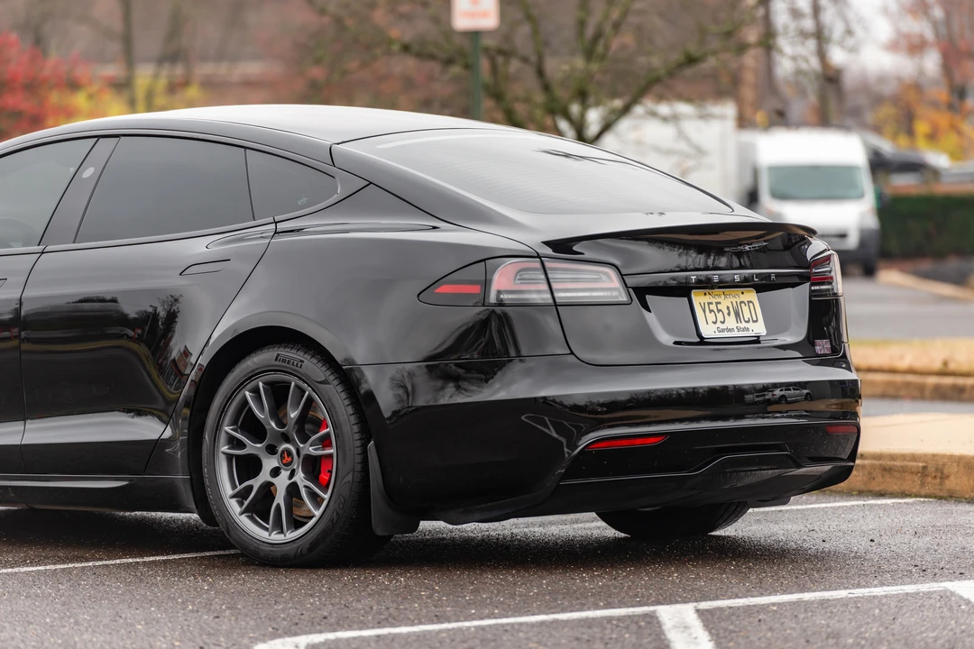 2023 Tesla Model S Plaid - Image 20 of 31