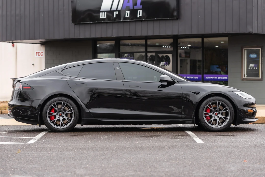 2023 Tesla Model S Plaid - Image 8 of 31