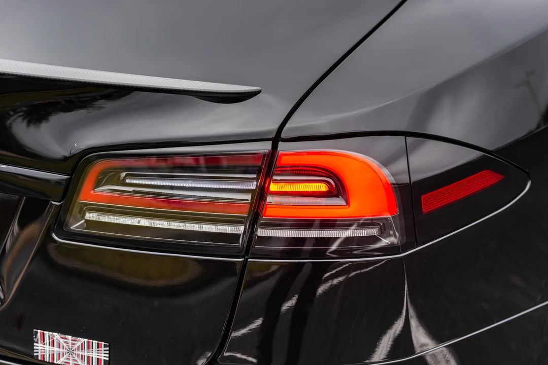 2023 Tesla Model S Plaid - Image 24 of 31